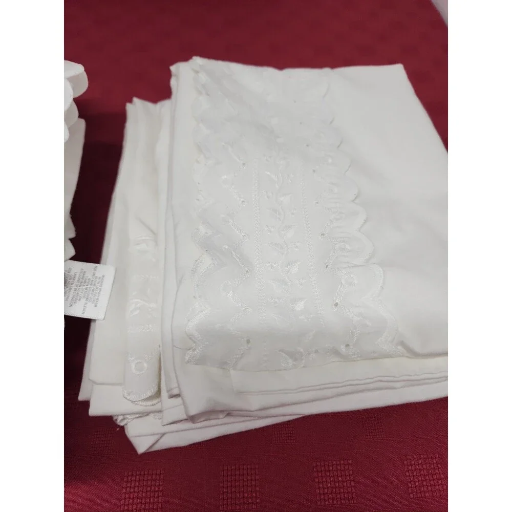 White JCP Home Collection Sheets 4 Cases 60/40 Cotton Blend Eyelet Trim Queen